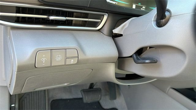 Used 2025 Hyundai Elantra Hybrid FWD image 16