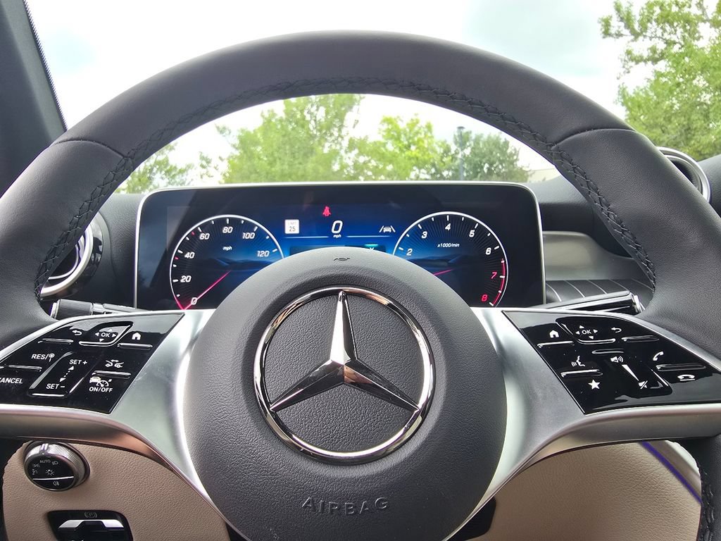 New 2027 Mercedes-Benz GLC 300 4MATIC image 29