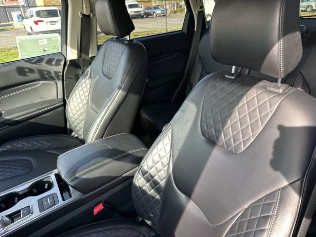 Used 2024 Ford Edge Titanium image 8