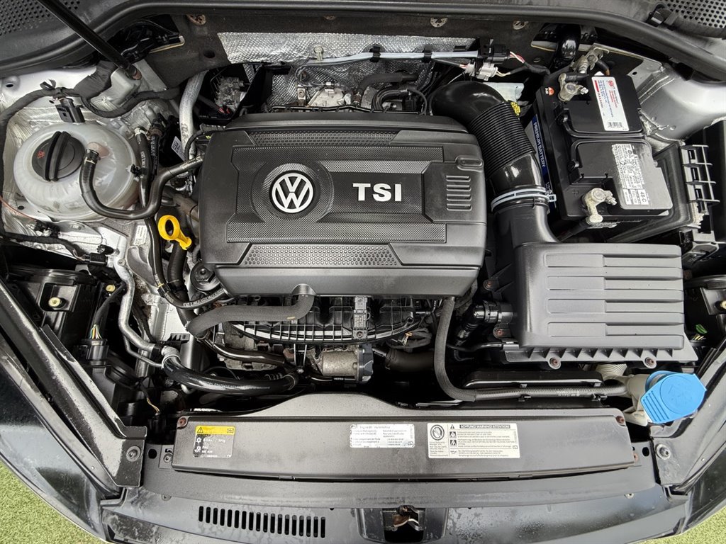 Used 2015 Volkswagen GTI S FWD image 24