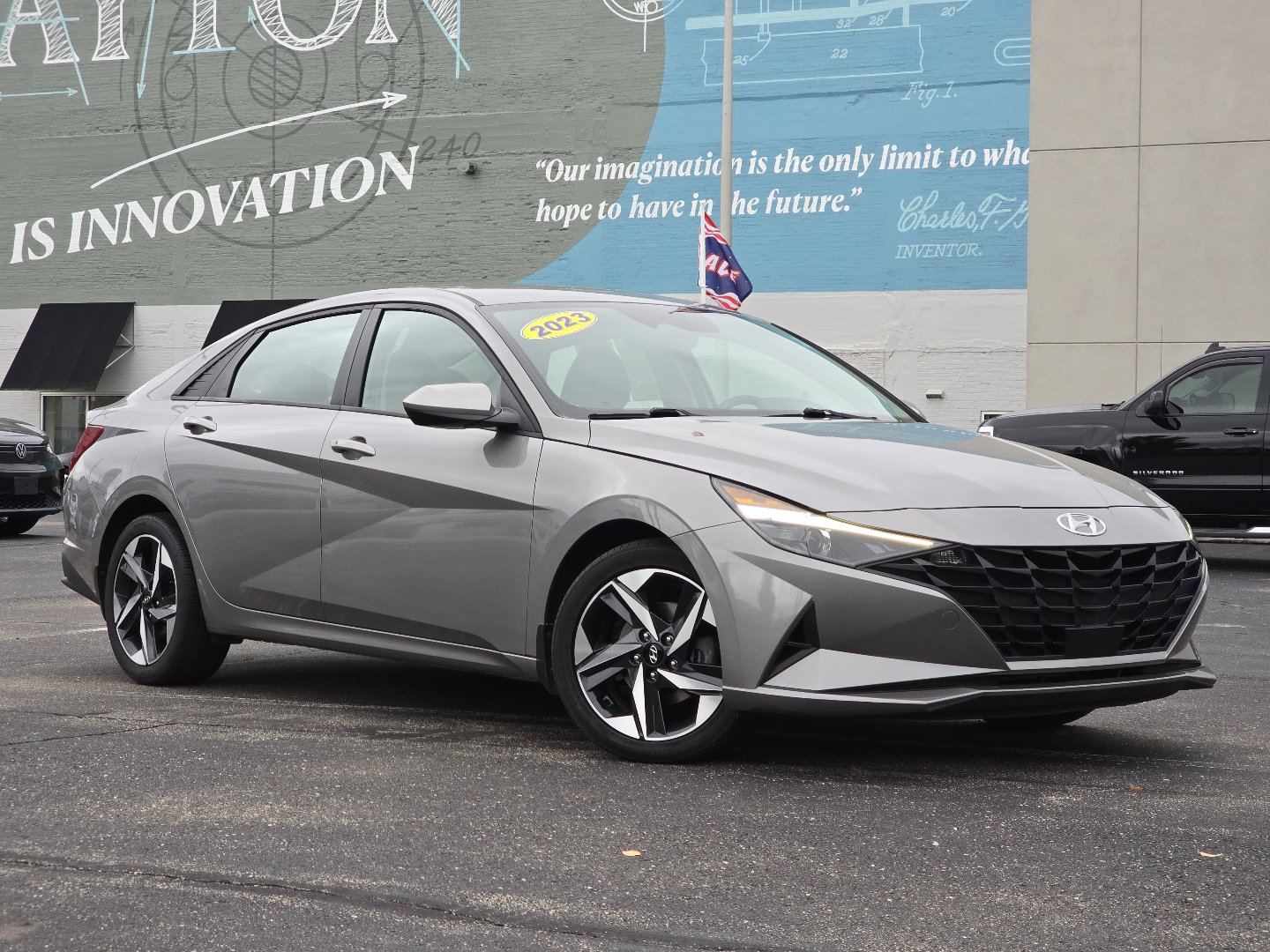 Used 2023 Hyundai Elantra SEL w/ Convenience Package FWD image 2