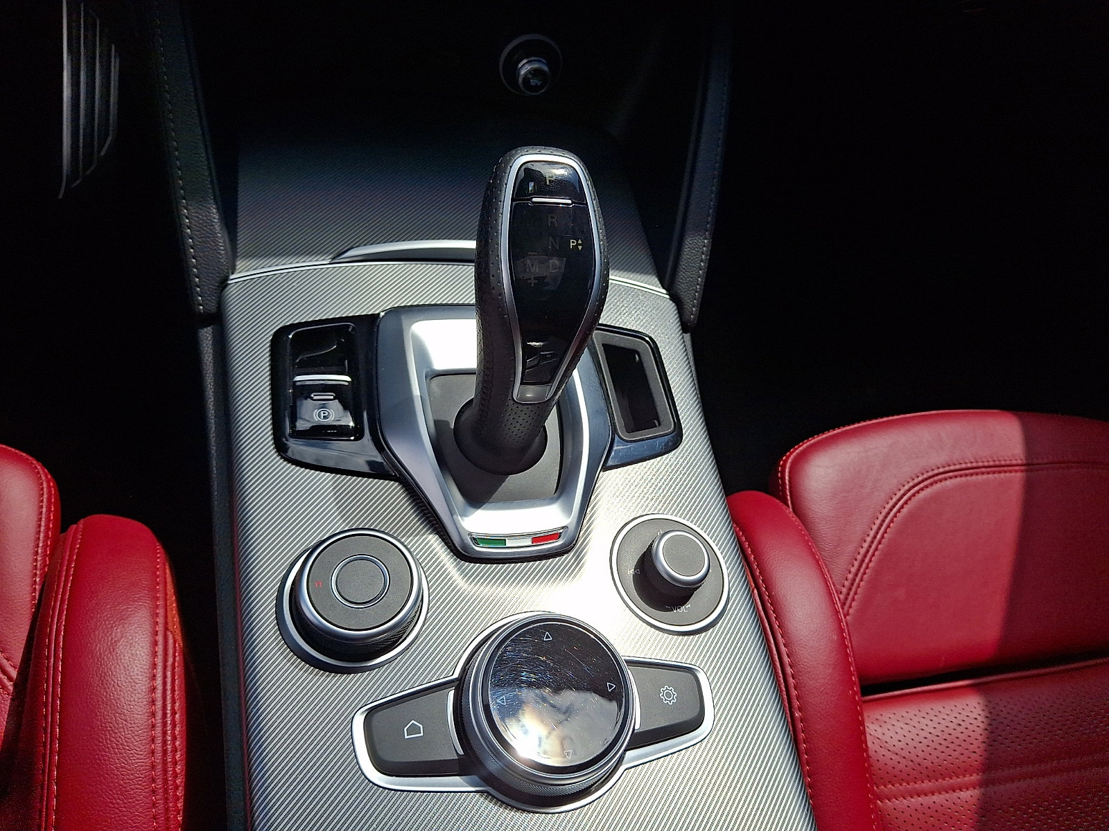 Used 2022 Alfa Romeo Stelvio Veloce AWD/4WD image 15