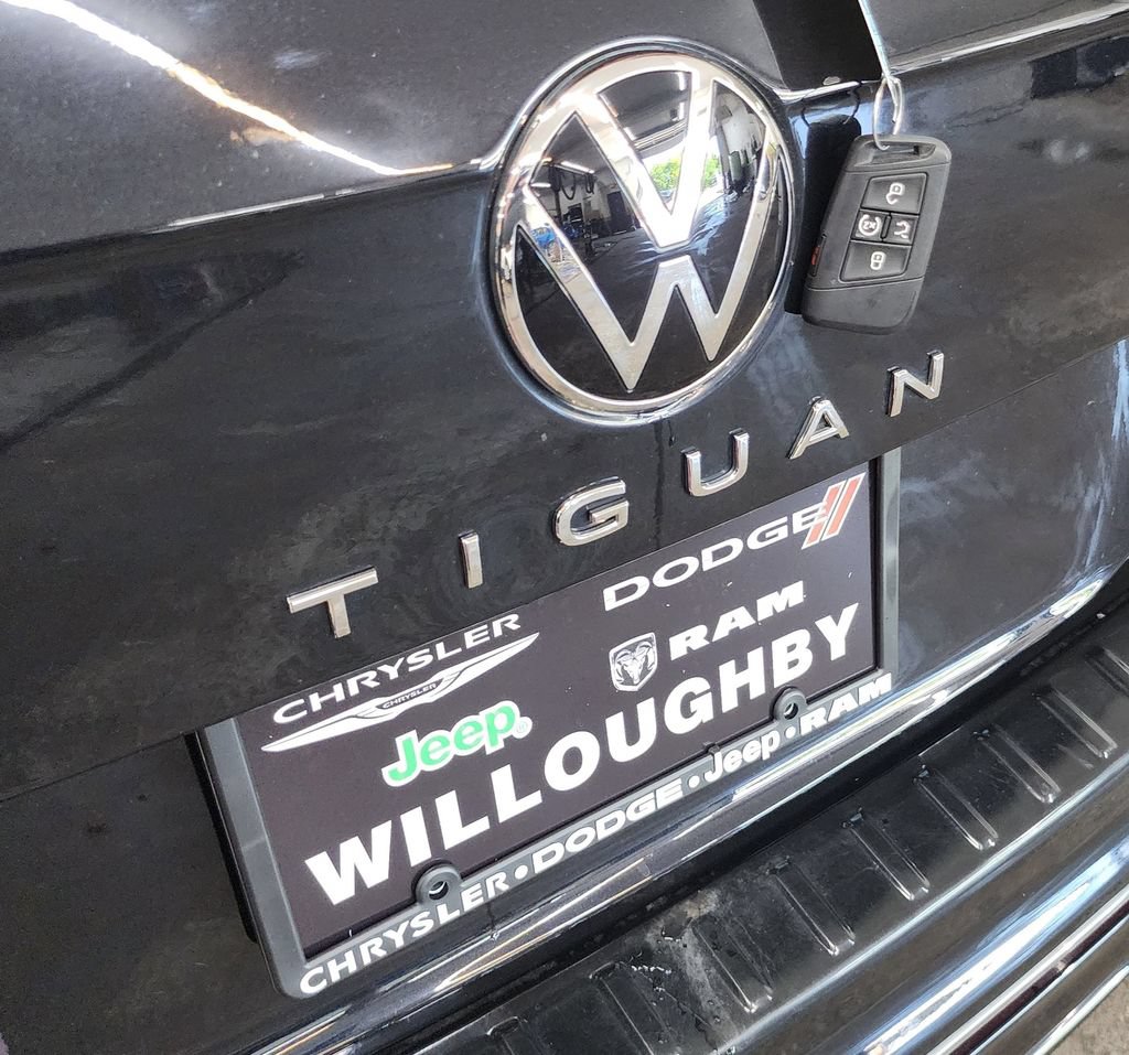 Used 2022 Volkswagen Tiguan SEL R-Line AWD/4WD image 43