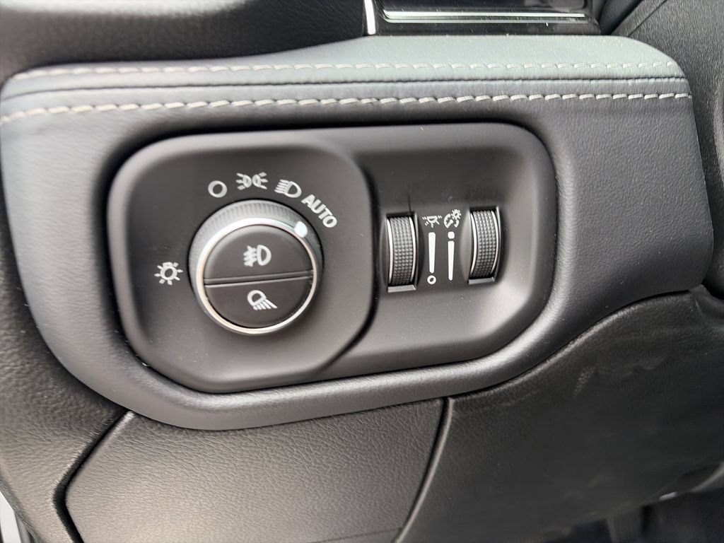 New 2026 RAM 2500 Limited AWD/4WD image 20