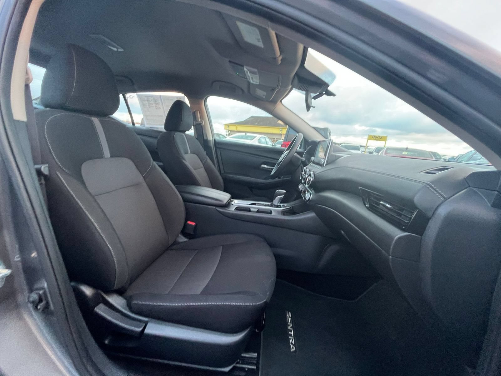 Used 2025 Nissan Sentra SV FWD image 30