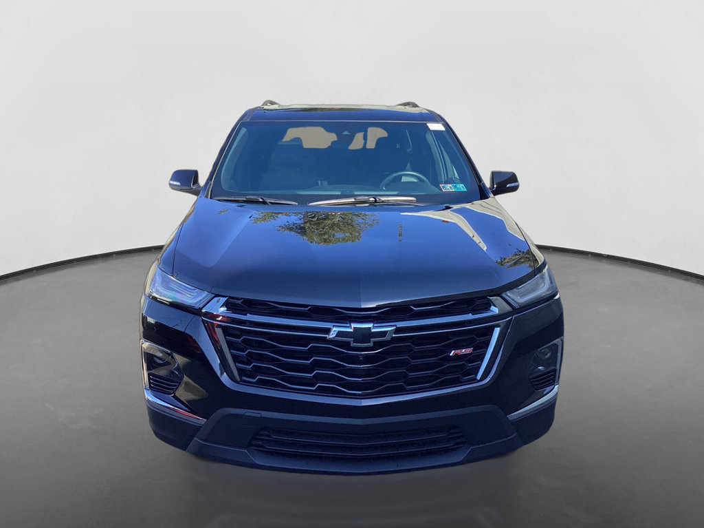 Used 2023 Chevrolet Traverse RS w/ LPO, Cargo Package AWD/4WD image 2