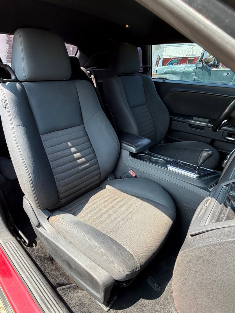 Used 2012 Dodge Challenger R/T RWD image 22