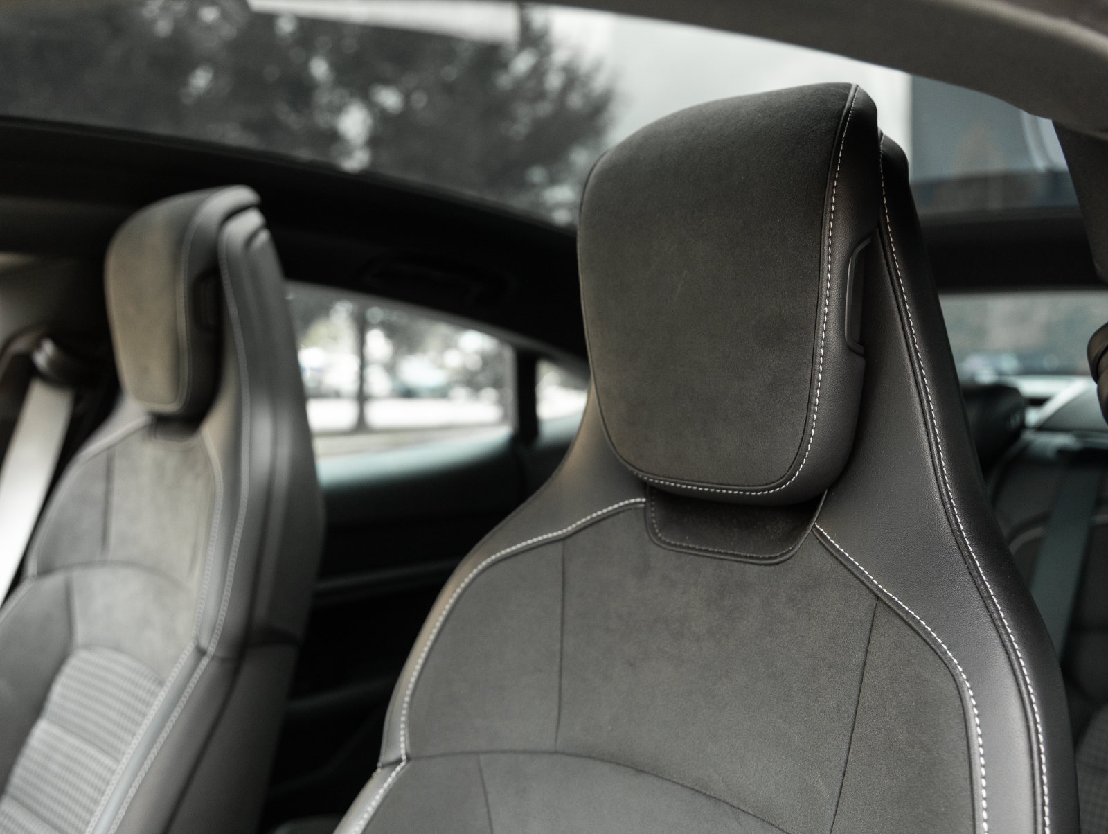 Certified 2025 Porsche Taycan AWD/4WD image 24