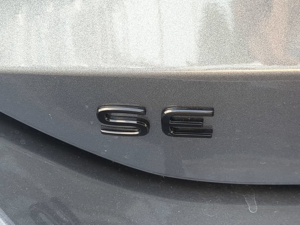 New 2026 Volkswagen Tiguan SE R-Line FWD image 11