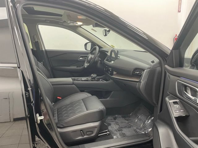 Used 2026 Nissan Rogue Platinum w/ Platinum Premium Package AWD/4WD image 15