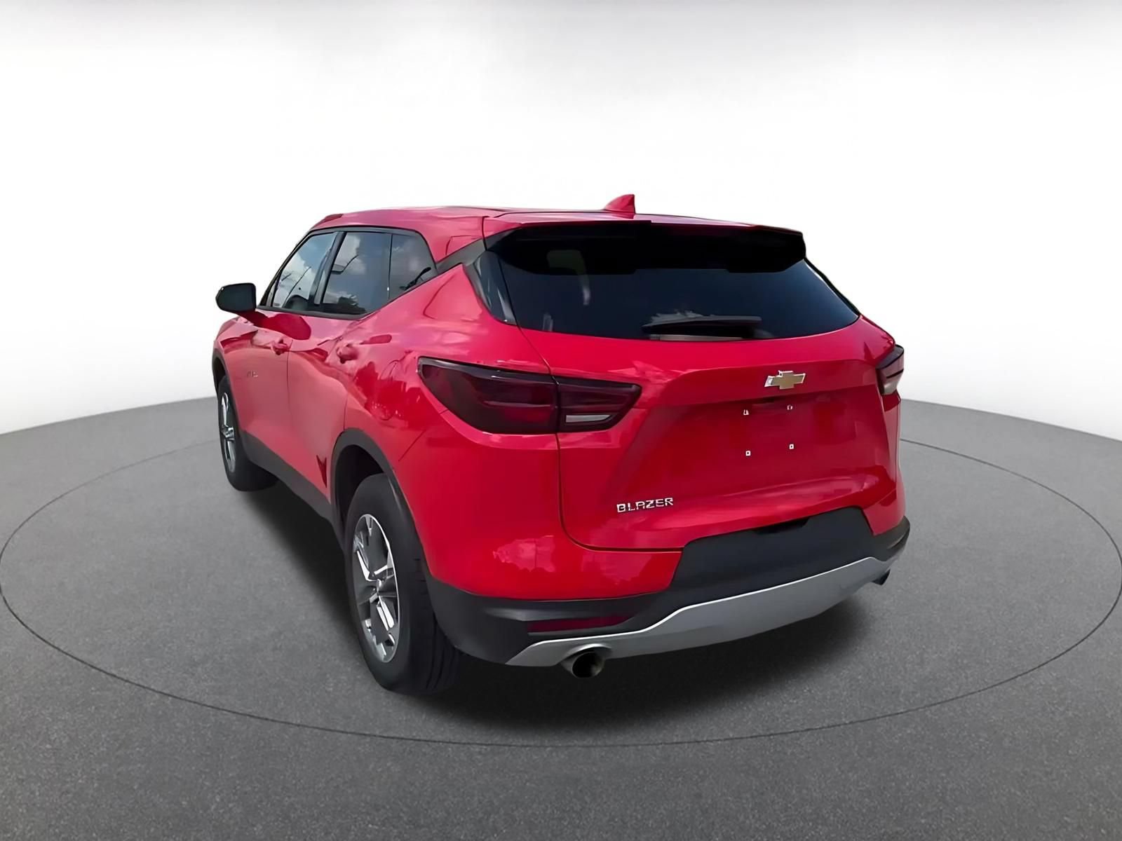 Used 2026 Chevrolet Blazer LT FWD image 10