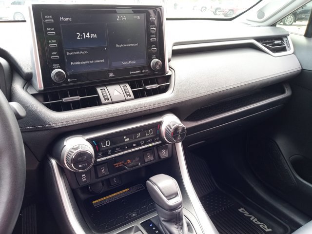 Used 2020 Toyota RAV4 XLE Premium image 23