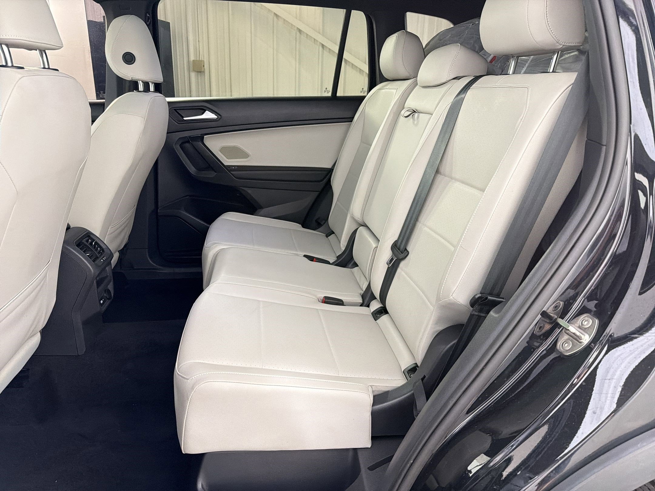 Used 2021 Volkswagen Tiguan SE R-Line image 15