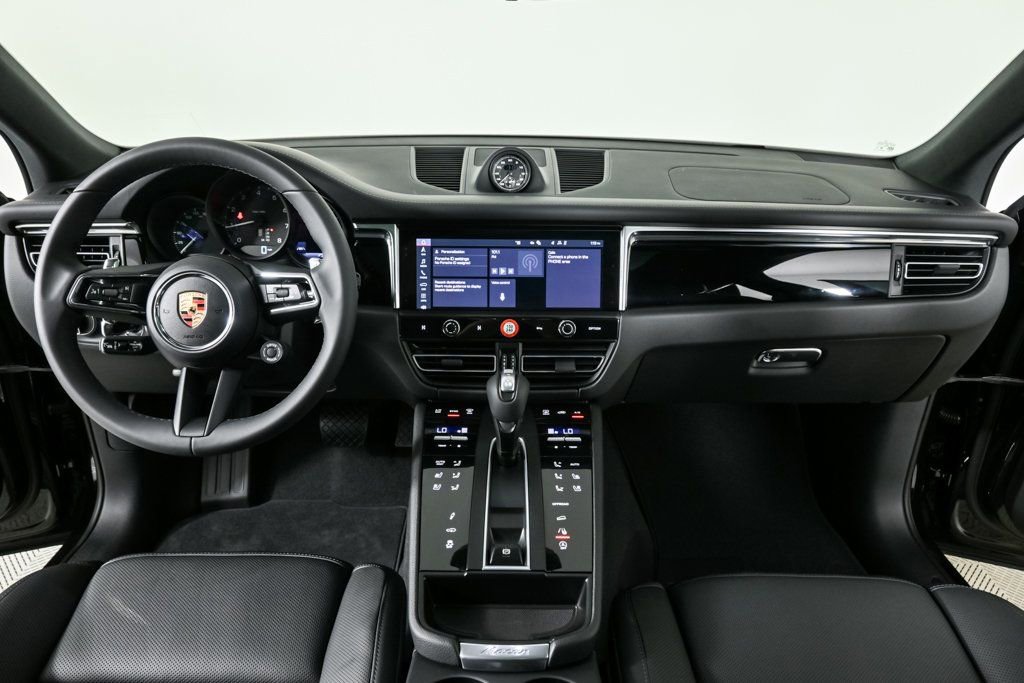 New 2026 Porsche Macan image 18