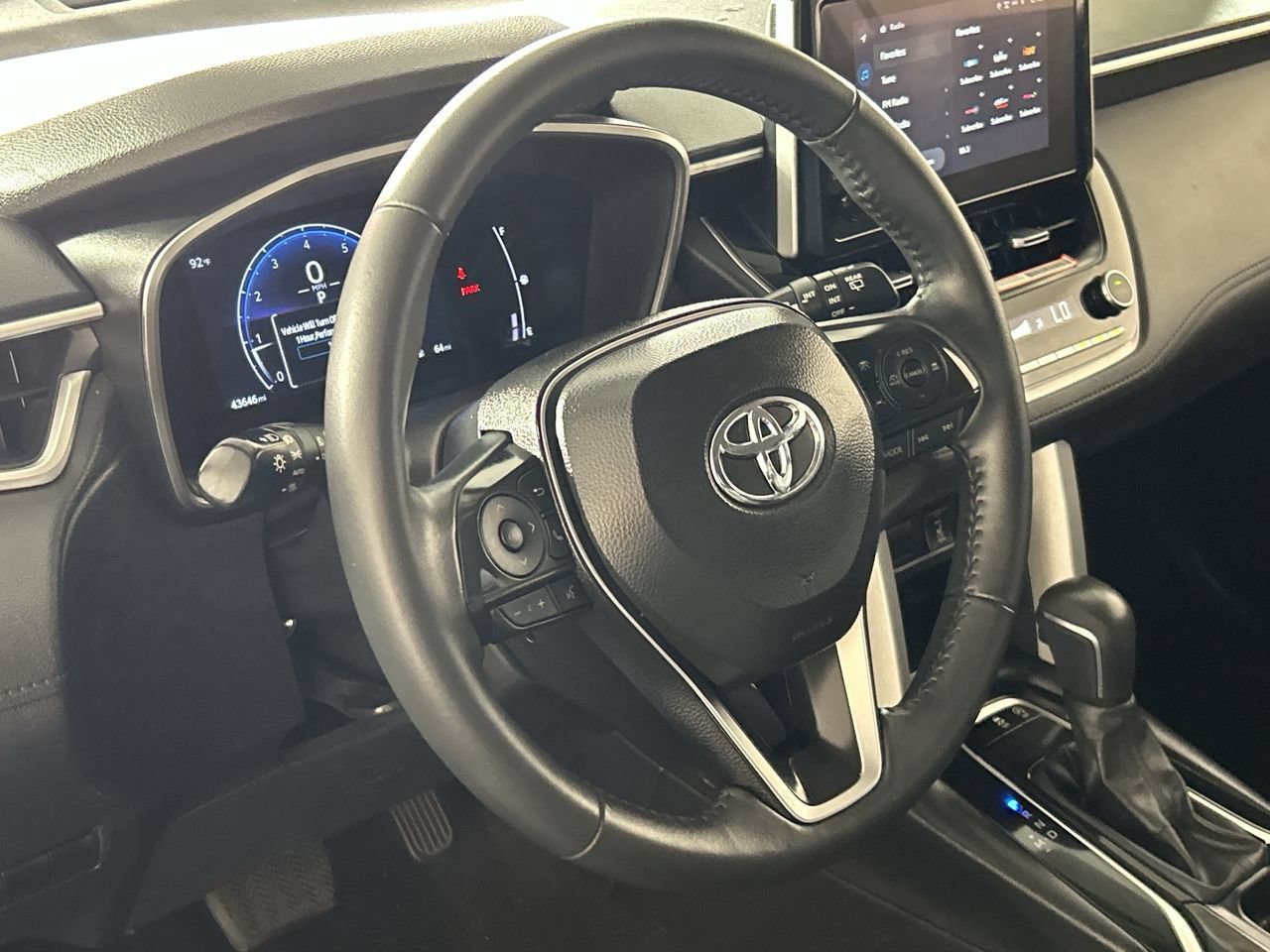 Used 2024 Toyota Corolla Cross XLE w/ Convenience Package FWD image 15