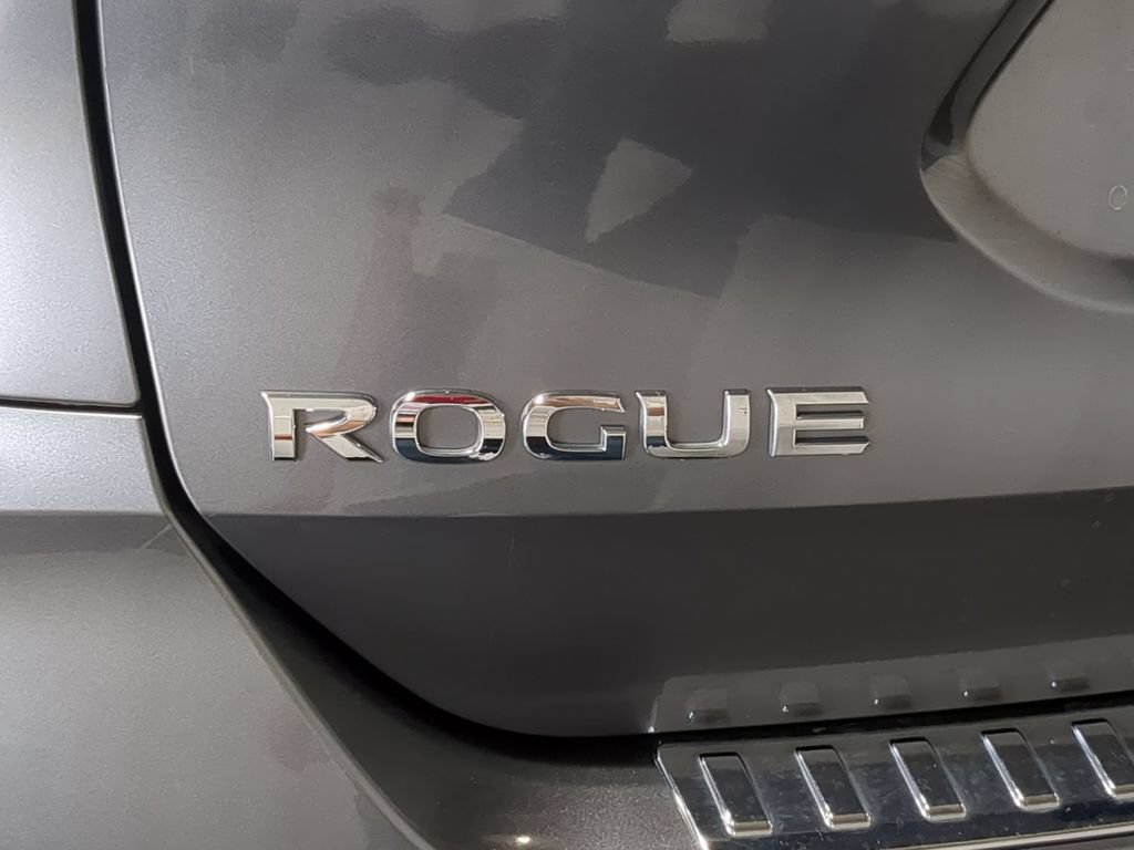 Used 2017 Nissan Rogue SV AWD/4WD image 16