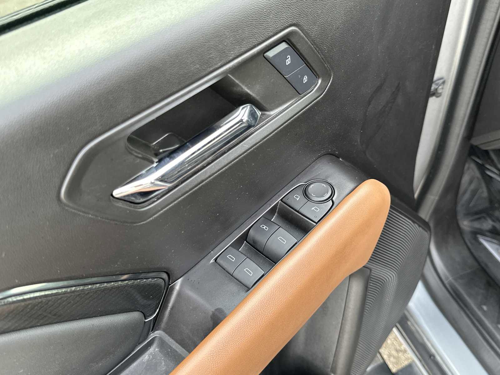 Used 2024 GMC Canyon AT4 image 18