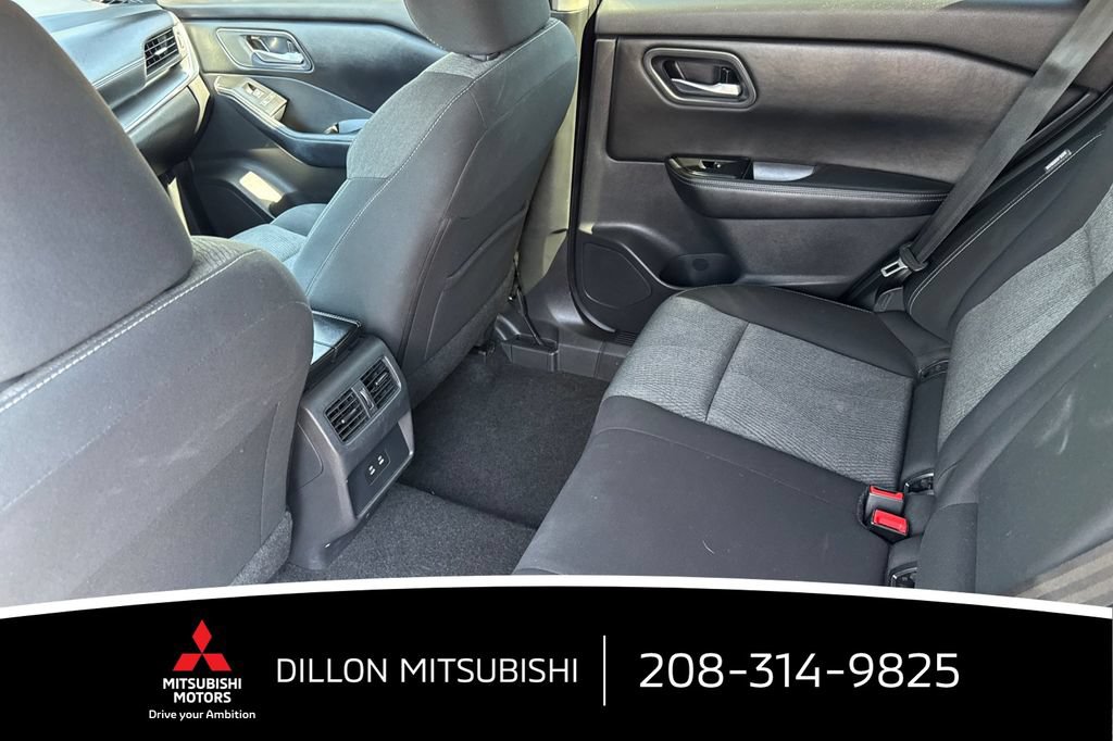 Used 2025 Nissan Rogue SV AWD/4WD image 15