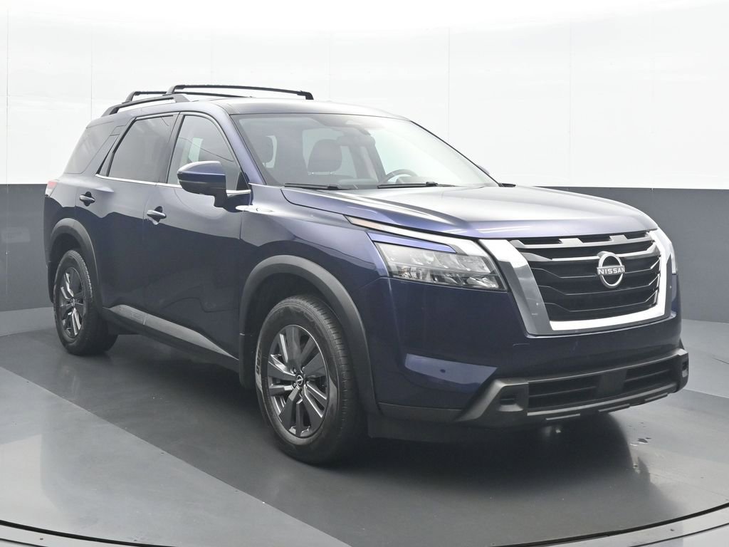 Used 2024 Nissan Pathfinder SV image 9