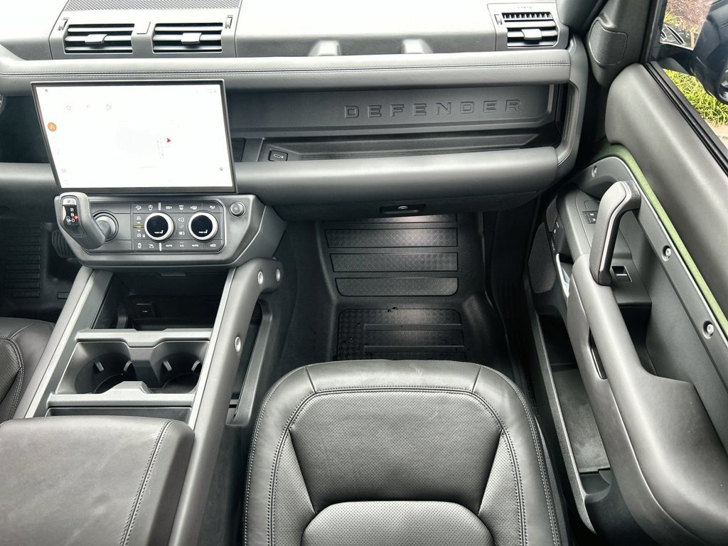 New 2026 Land Rover Defender 110 X-Dynamic SE AWD/4WD image 14