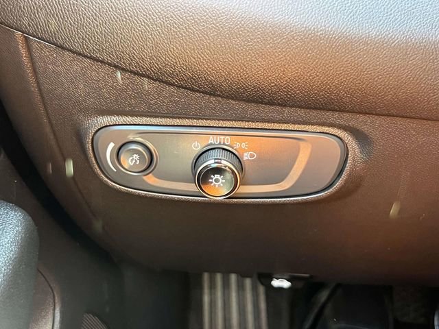 Used 2023 Chevrolet Equinox LS w/ LS Convenience Package image 20