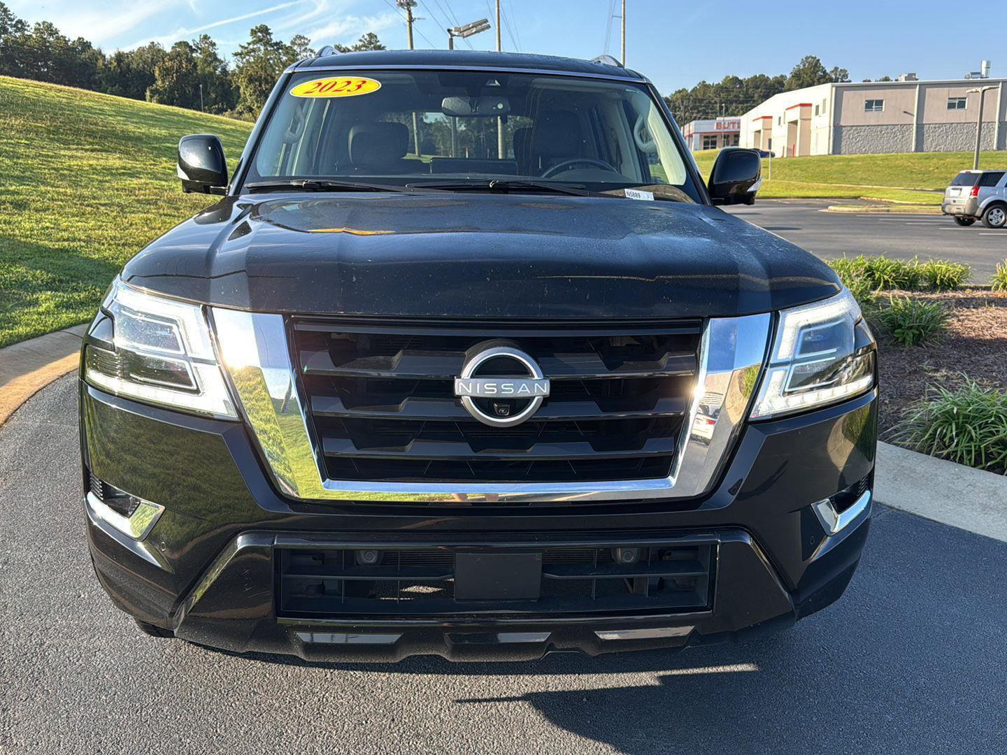 Used 2023 Nissan Armada SL w/ Captain's Chairs Package image 7