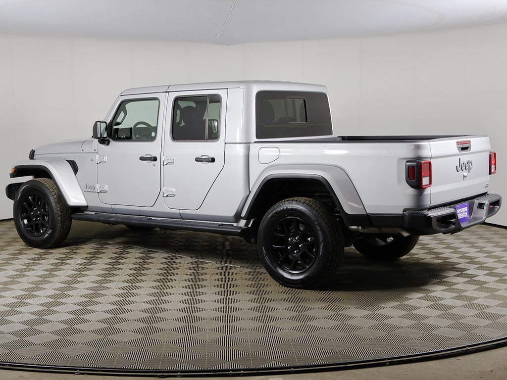 Used 2023 Jeep Gladiator Overland image 6