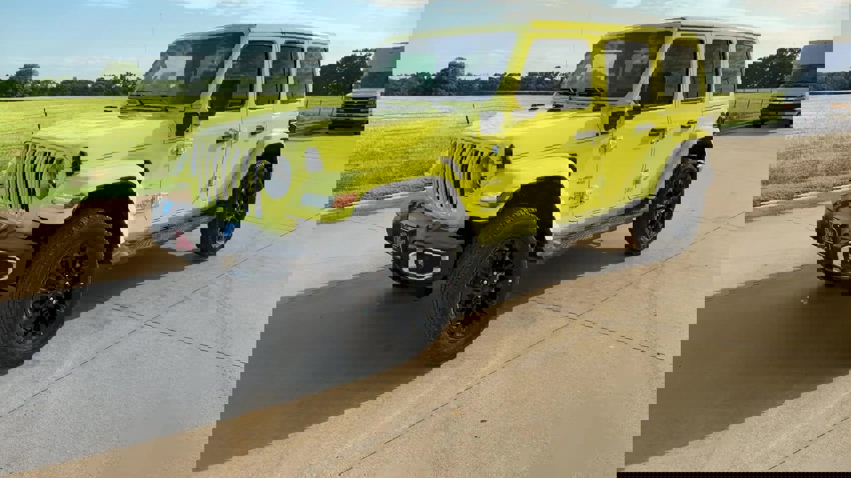 New 2023 Jeep Wrangler Sahara w/ Cold Weather Group image 4