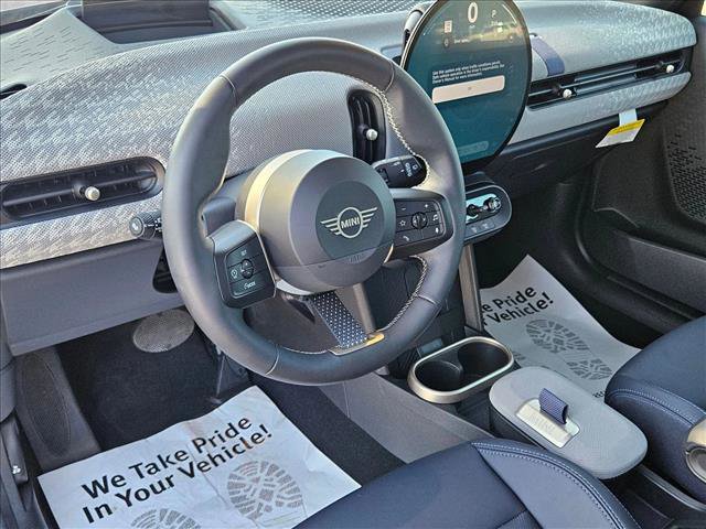 Used 2025 MINI Cooper 2-Door Hardtop image 10