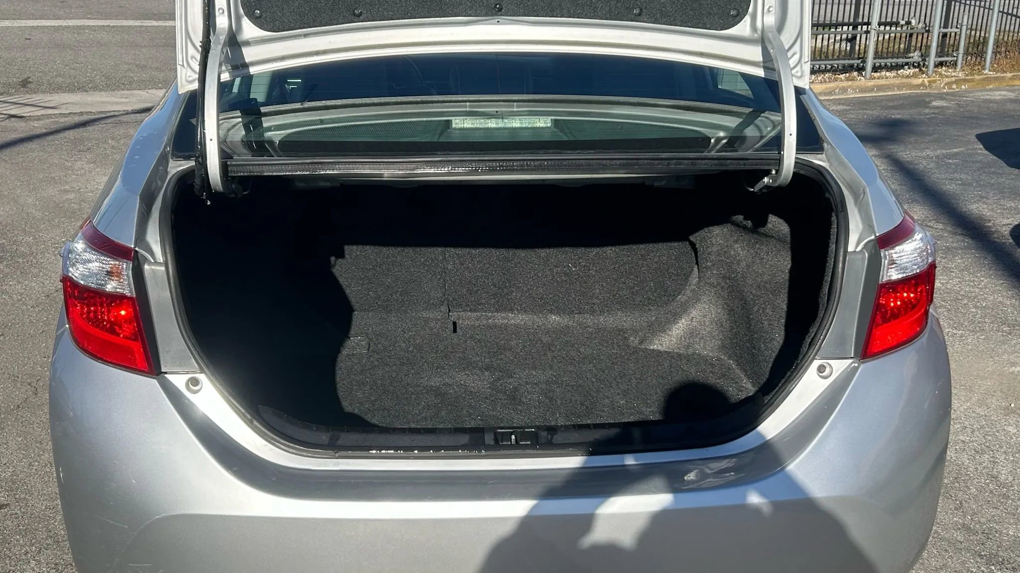 Used 2016 Toyota Corolla S Premium image 8