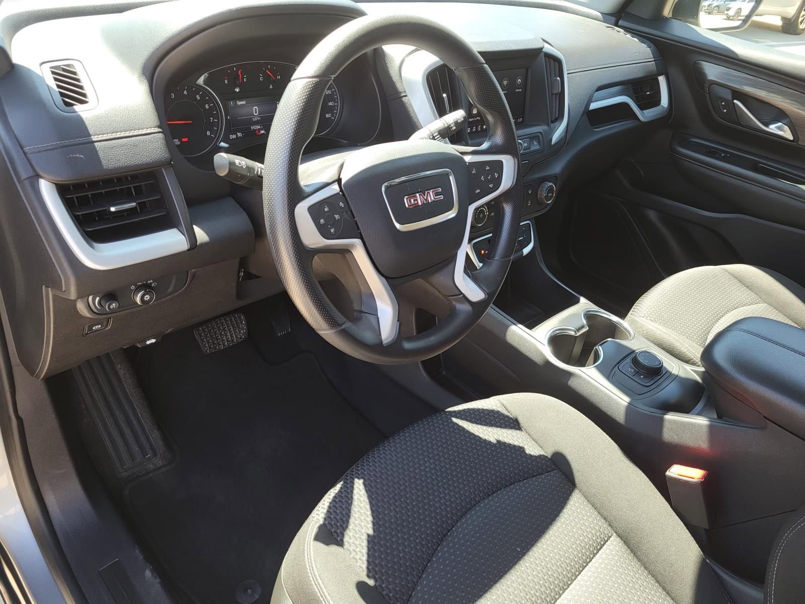 Used 2024 GMC Terrain SLE image 19