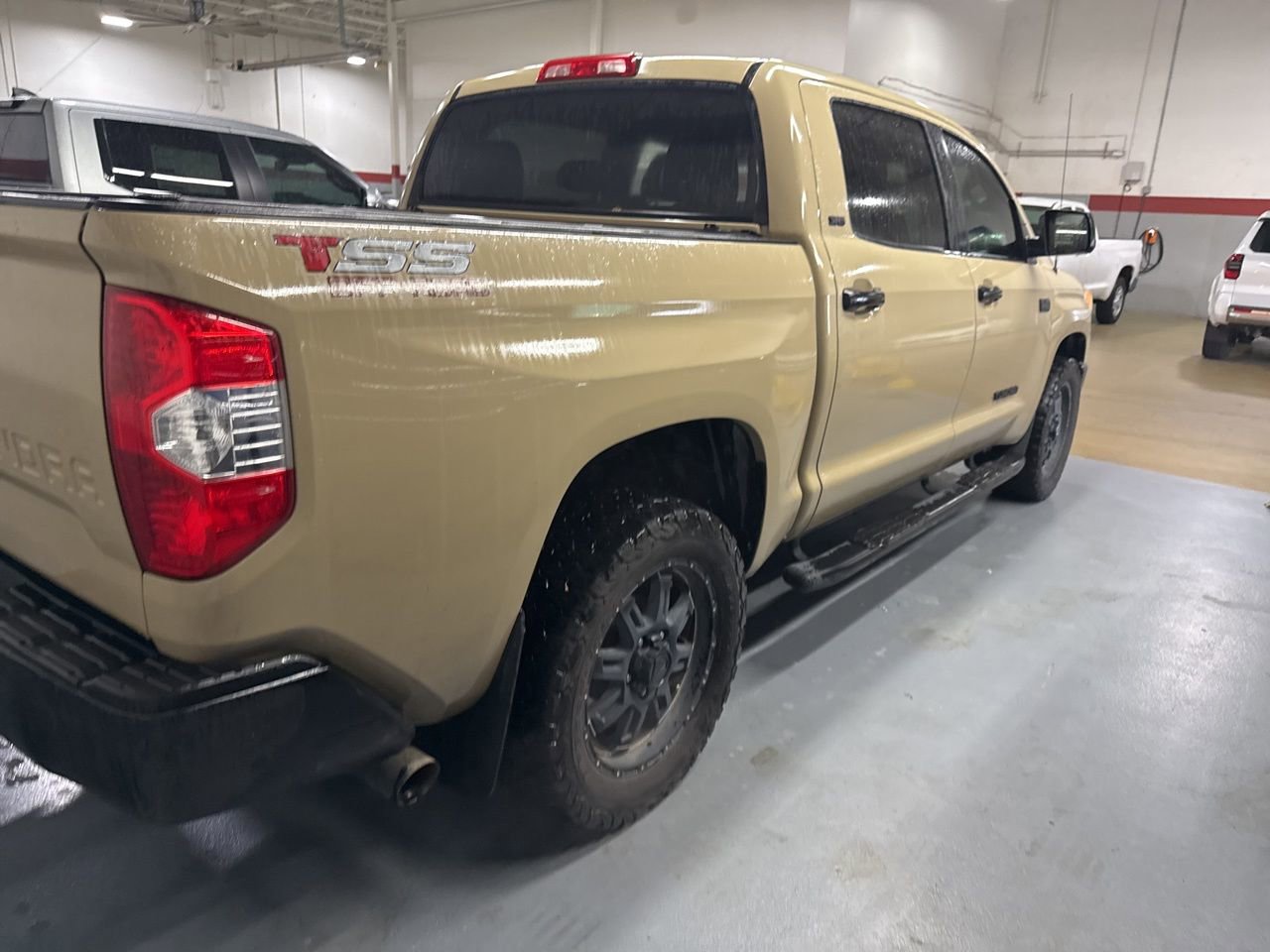 Used 2017 Toyota Tundra SR5 RWD image 3