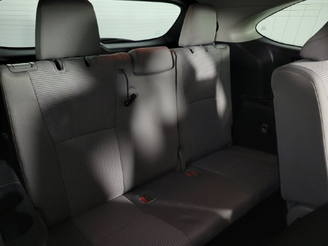 Used 2022 Toyota Highlander LE AWD/4WD image 16