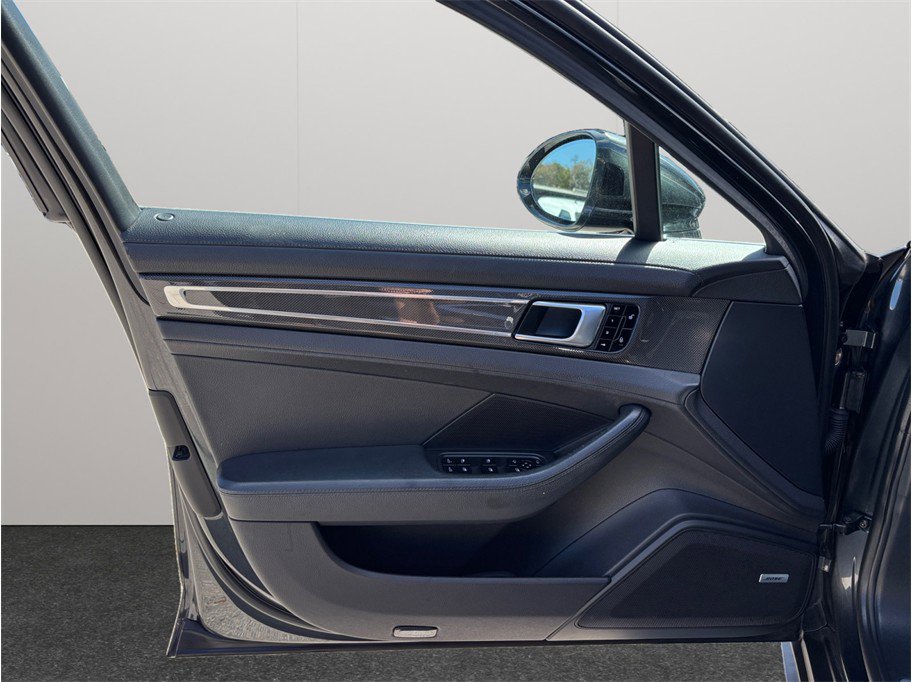 Used 2017 Porsche Panamera 4S image 20