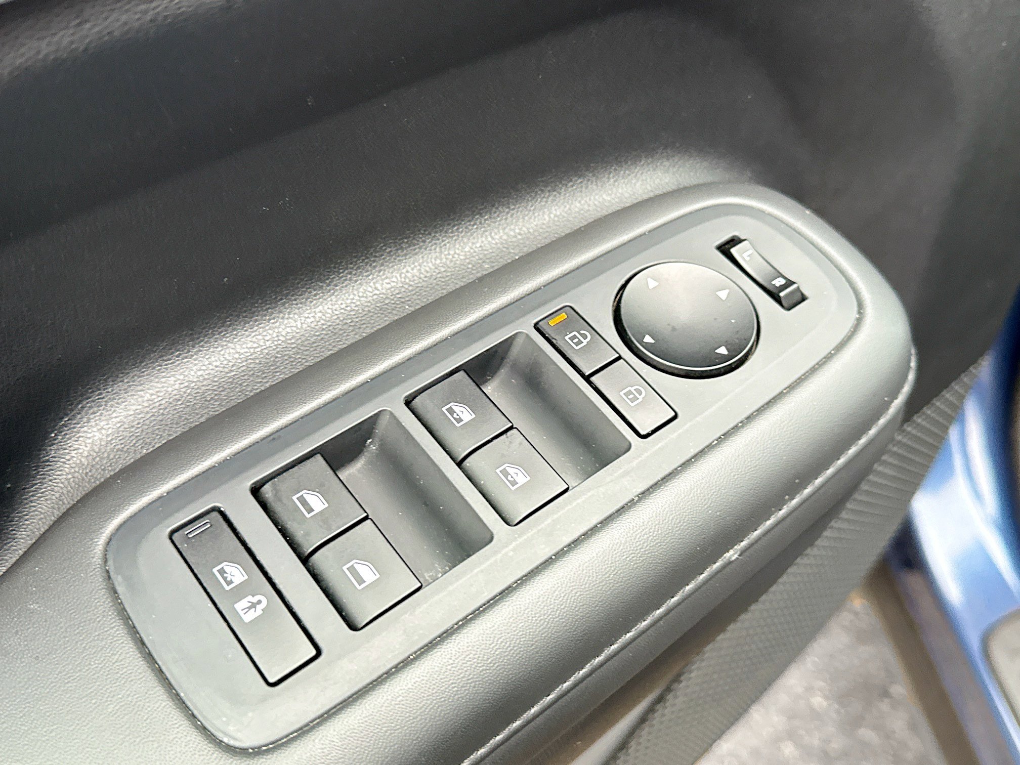 Used 2025 Hyundai Santa Fe SEL image 8