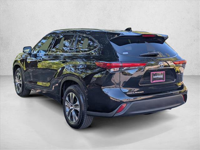 Used 2020 Toyota Highlander XLE image 8