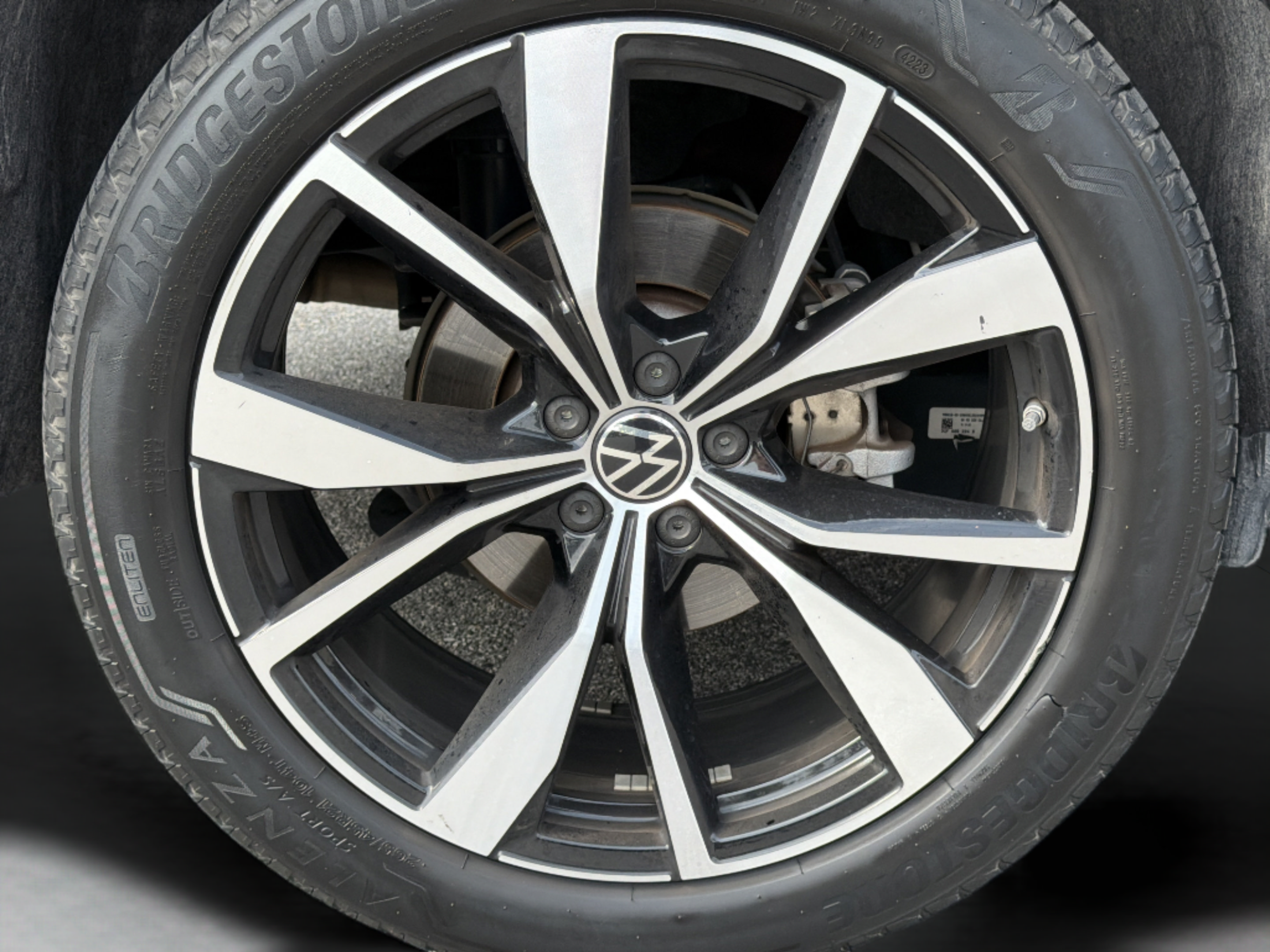 Used 2024 Volkswagen Atlas SEL Premium R-Line AWD/4WD image 34