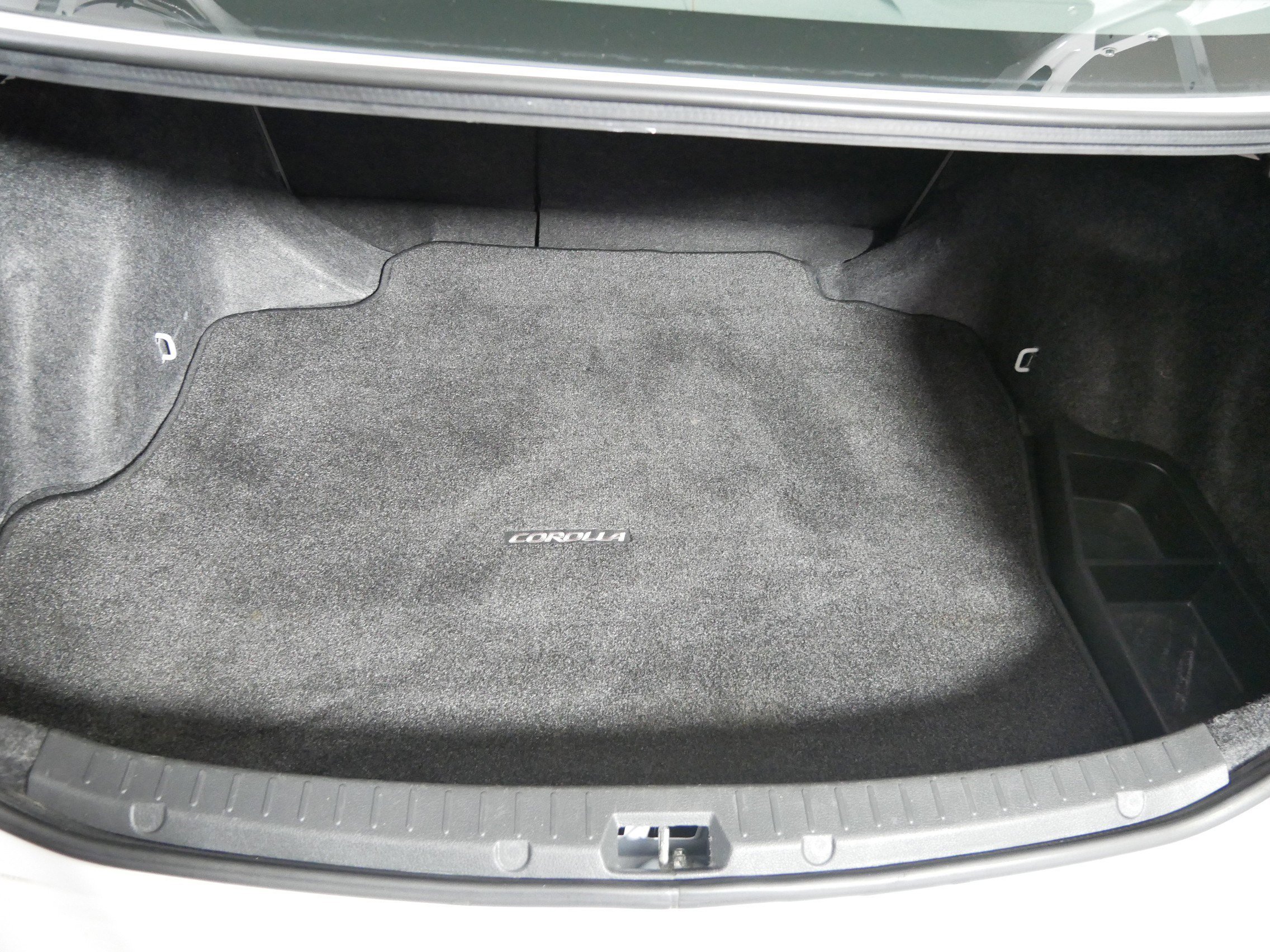 Used 2010 Toyota Corolla LE image 18