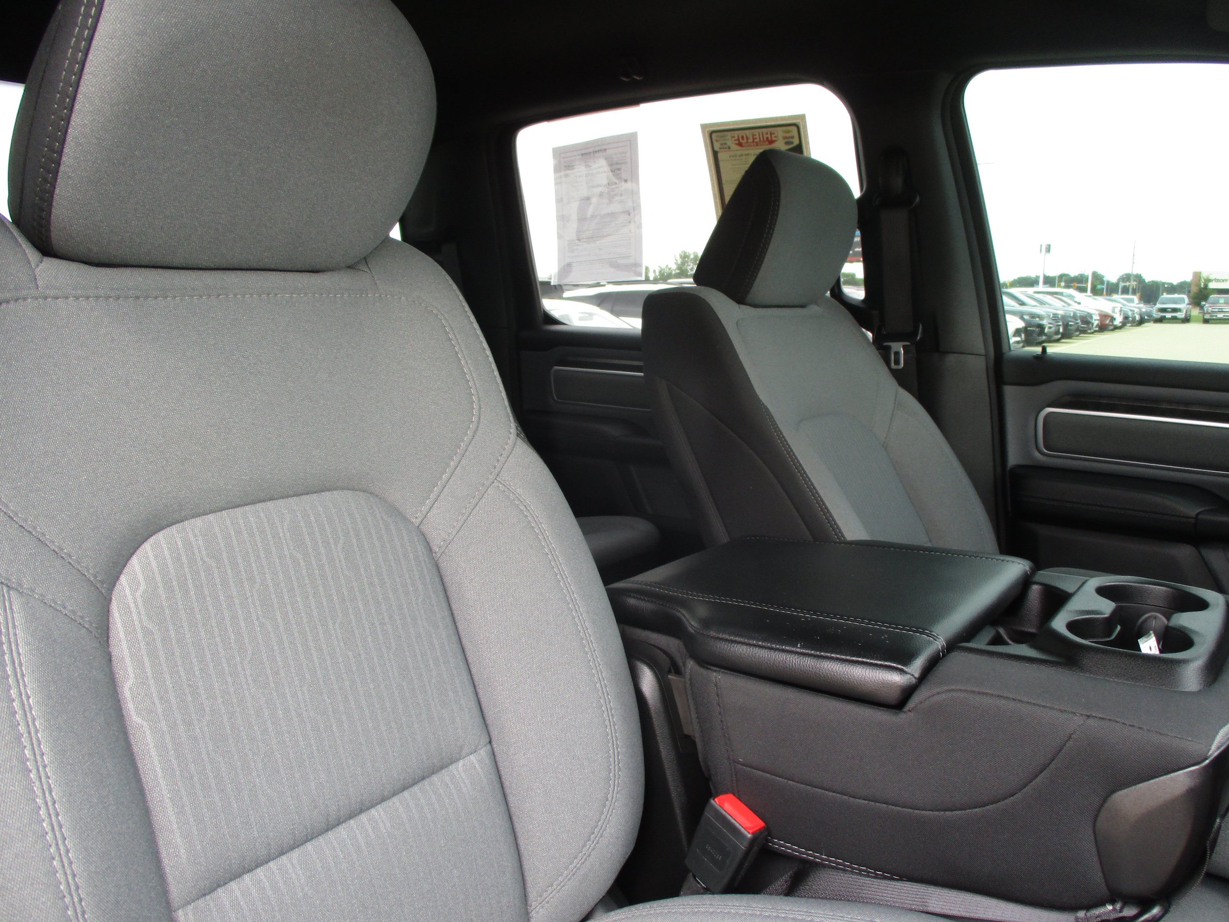 Used 2022 RAM 1500 Big Horn AWD/4WD image 38