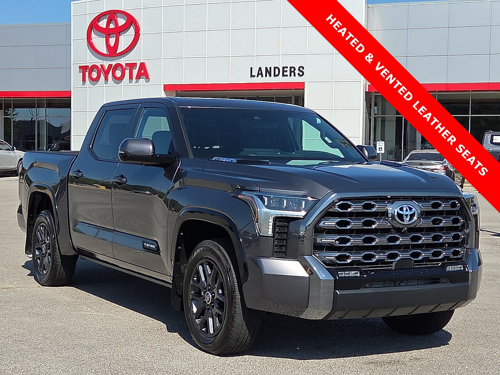 Used 2024 Toyota Tundra Platinum AWD/4WD image 1