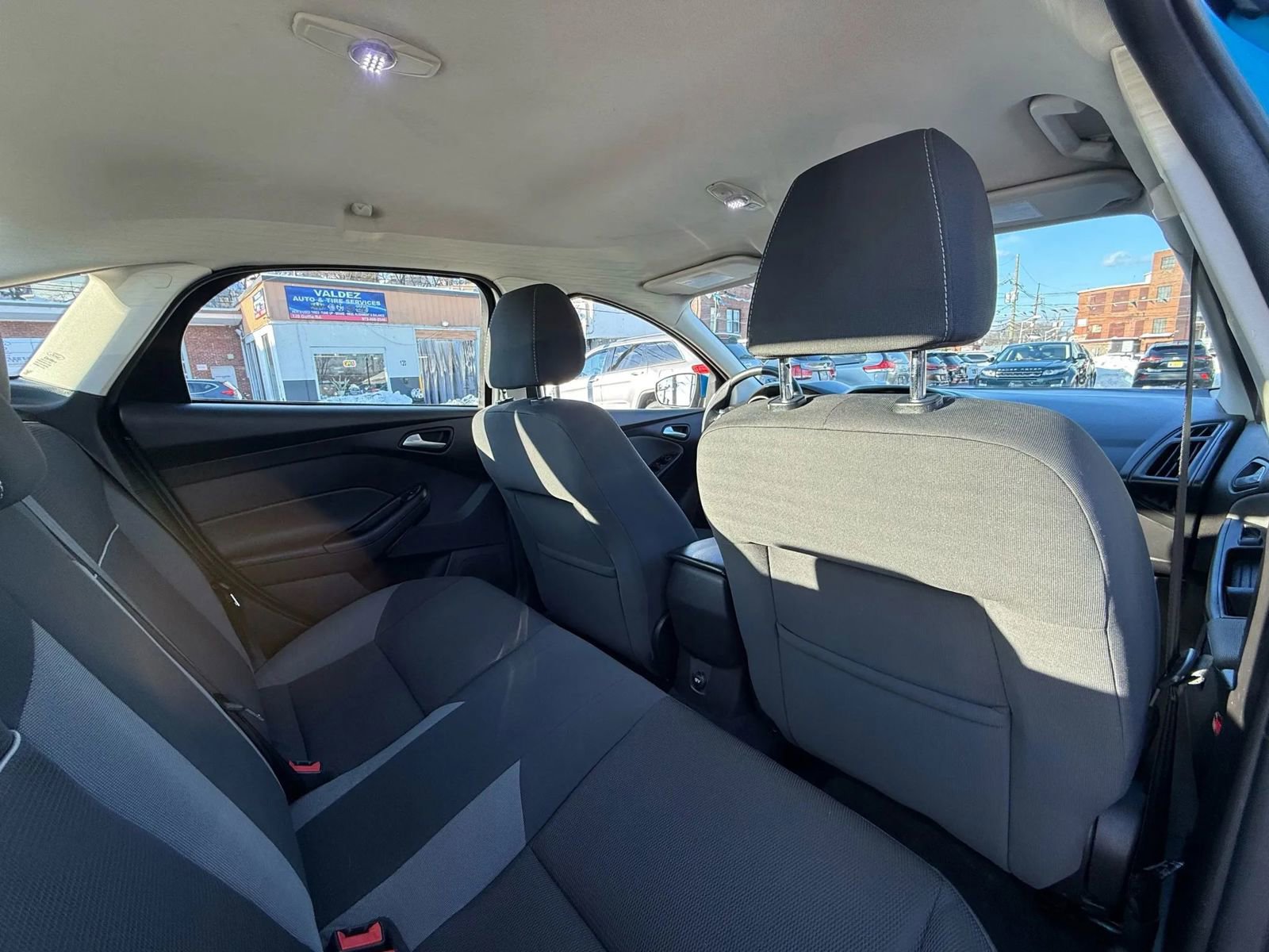 Used 2013 Ford Focus SE w/ SE Winter Pkg image 37