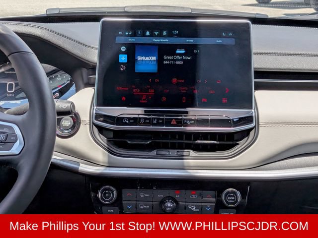 Used 2025 Jeep Compass Limited AWD/4WD image 17