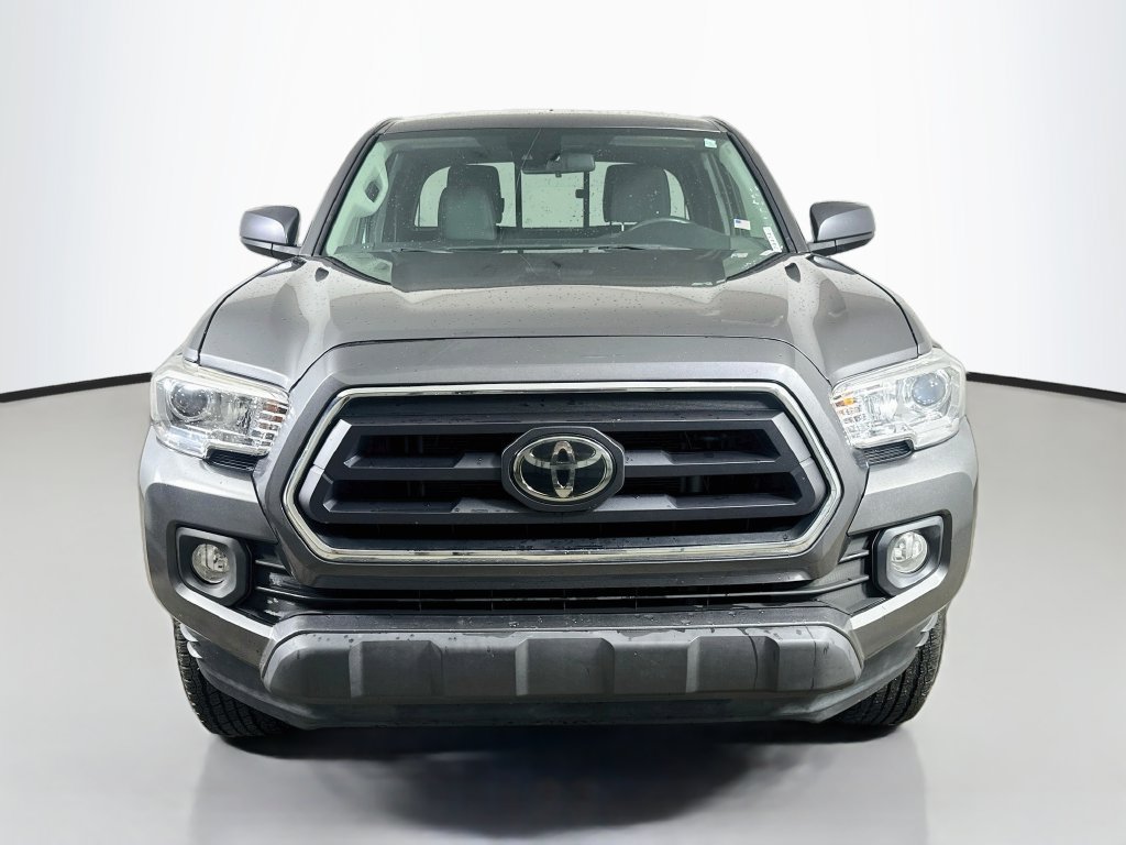 Used 2022 Toyota Tacoma SR5 RWD image 2
