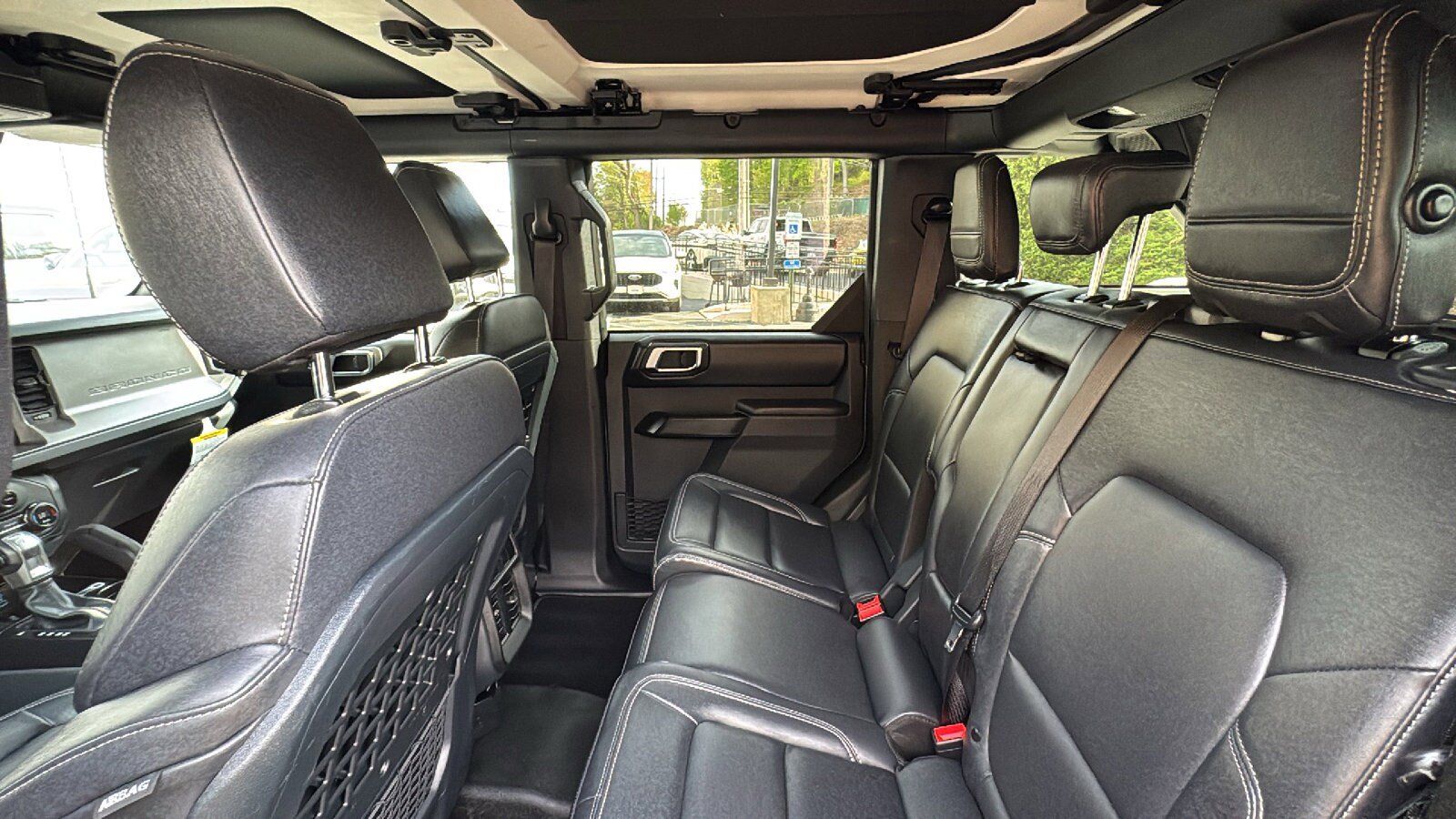Certified 2025 Ford Bronco Badlands AWD/4WD image 28
