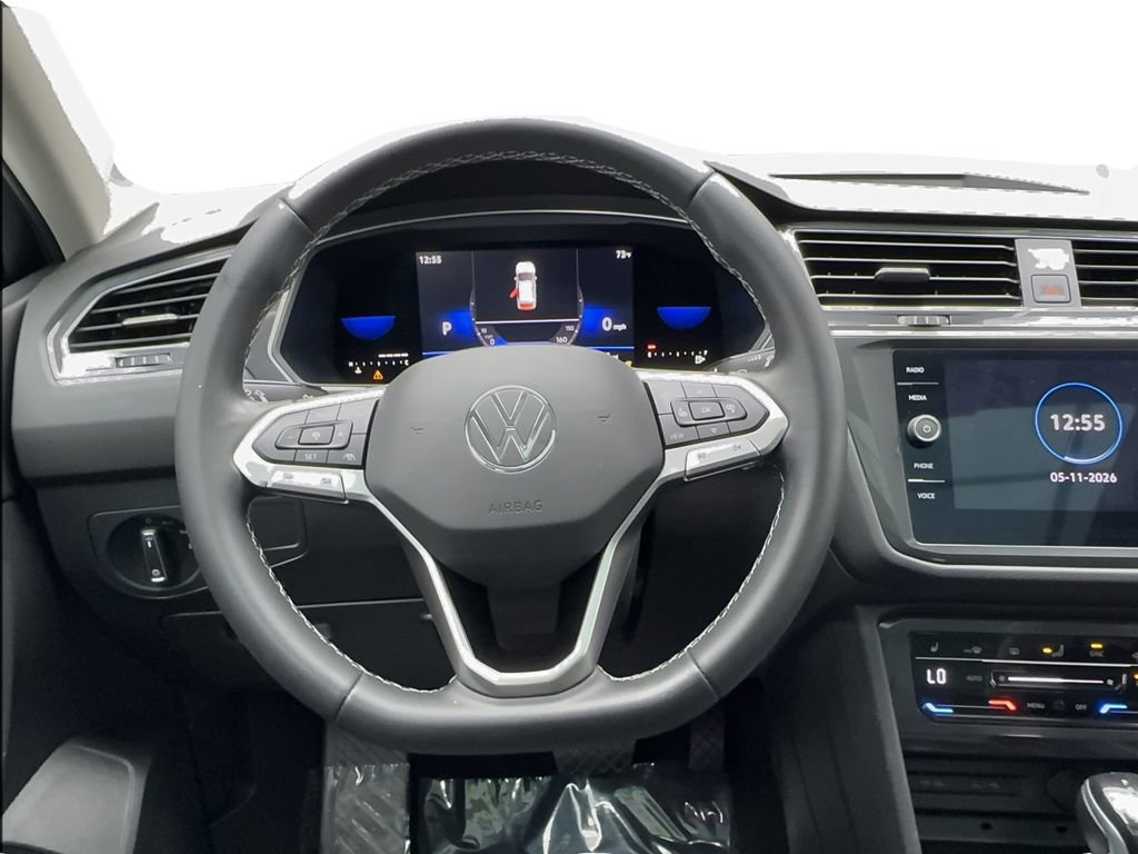 Used 2023 Volkswagen Tiguan SE w/ Panoramic Sunroof Package FWD image 34