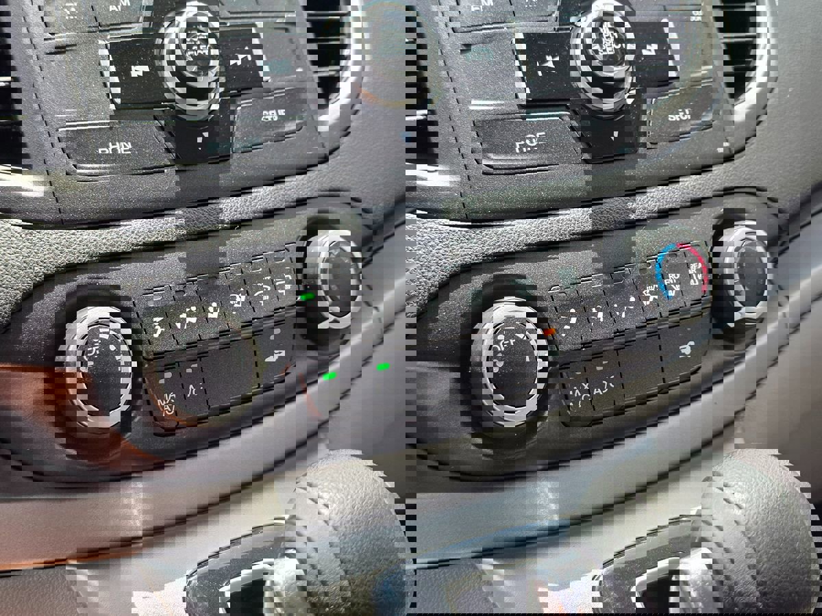 Used 2013 Honda CR-V LX image 32