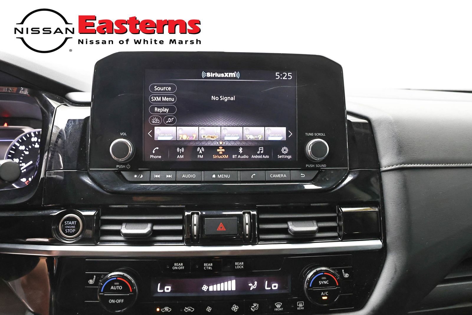 Used 2022 Nissan Pathfinder SV AWD/4WD image 12