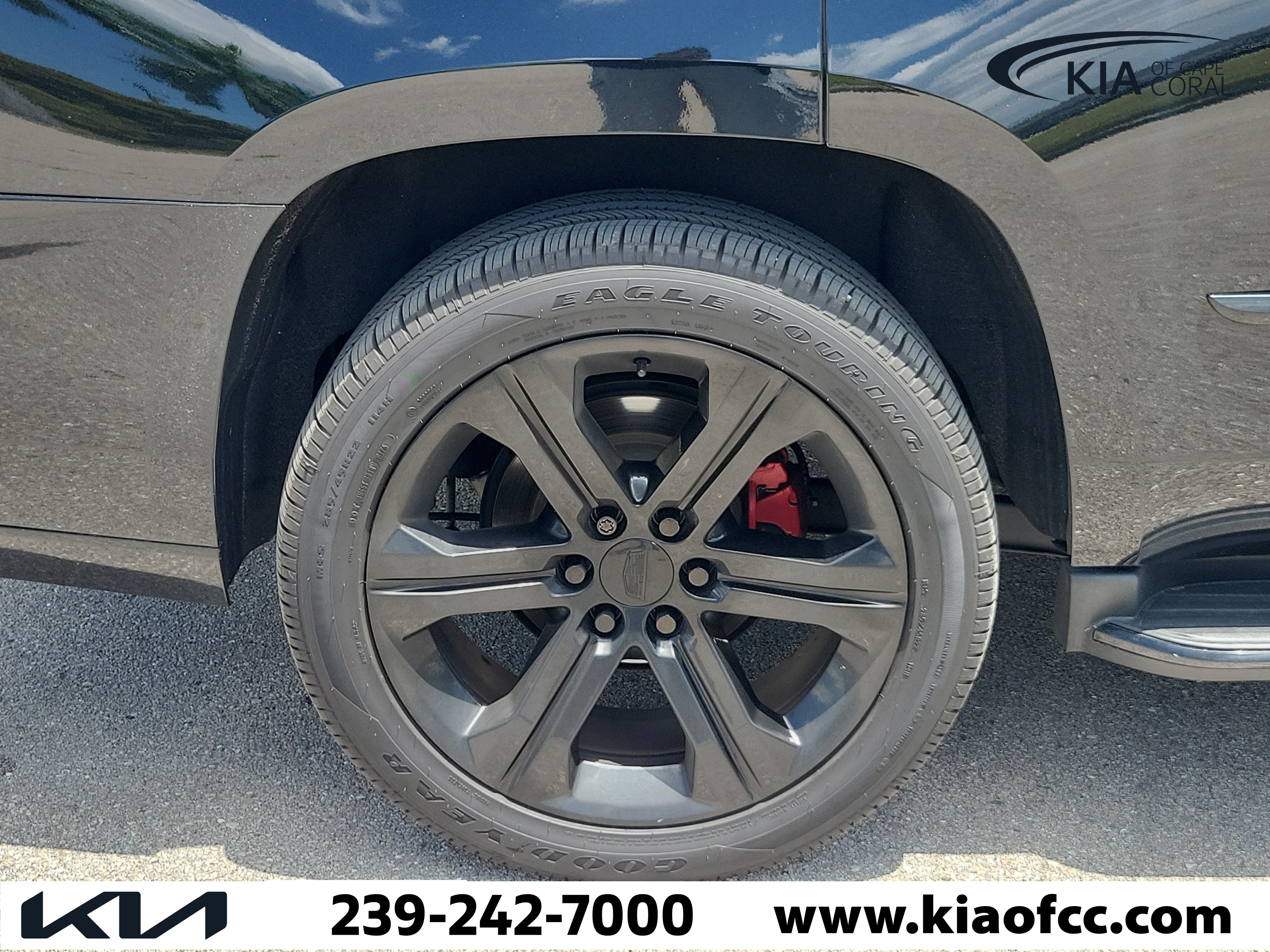 Used 2017 Cadillac Escalade Premium Luxury AWD/4WD image 9