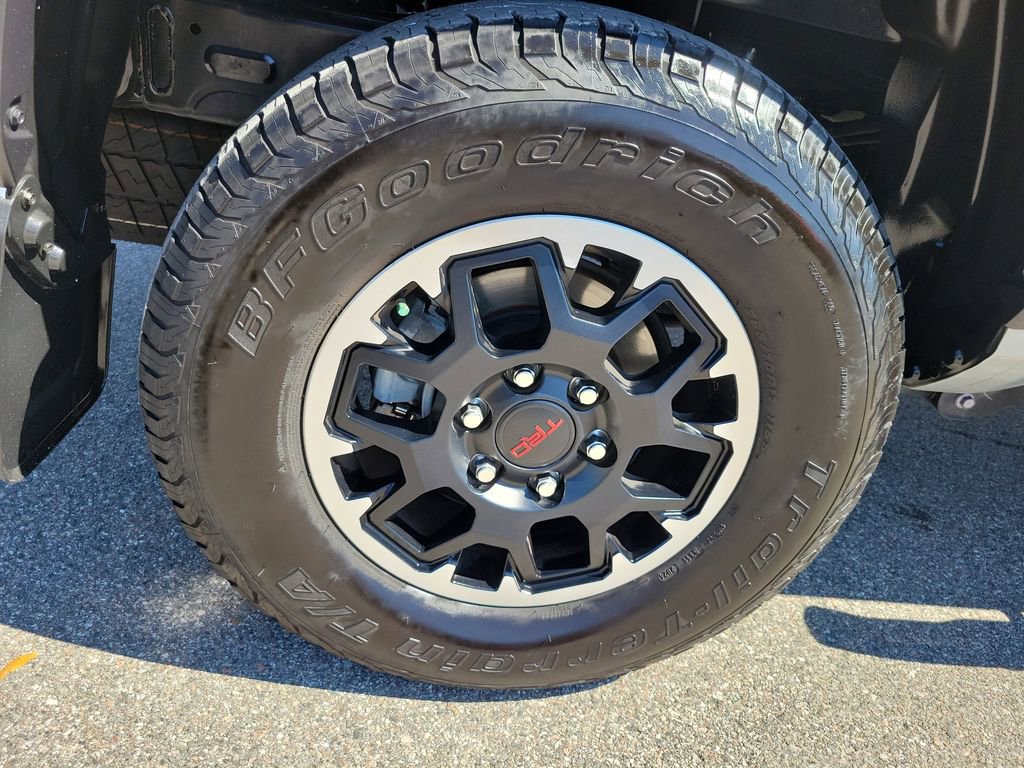 Used 2024 Toyota Tacoma TRD Off-Road image 6