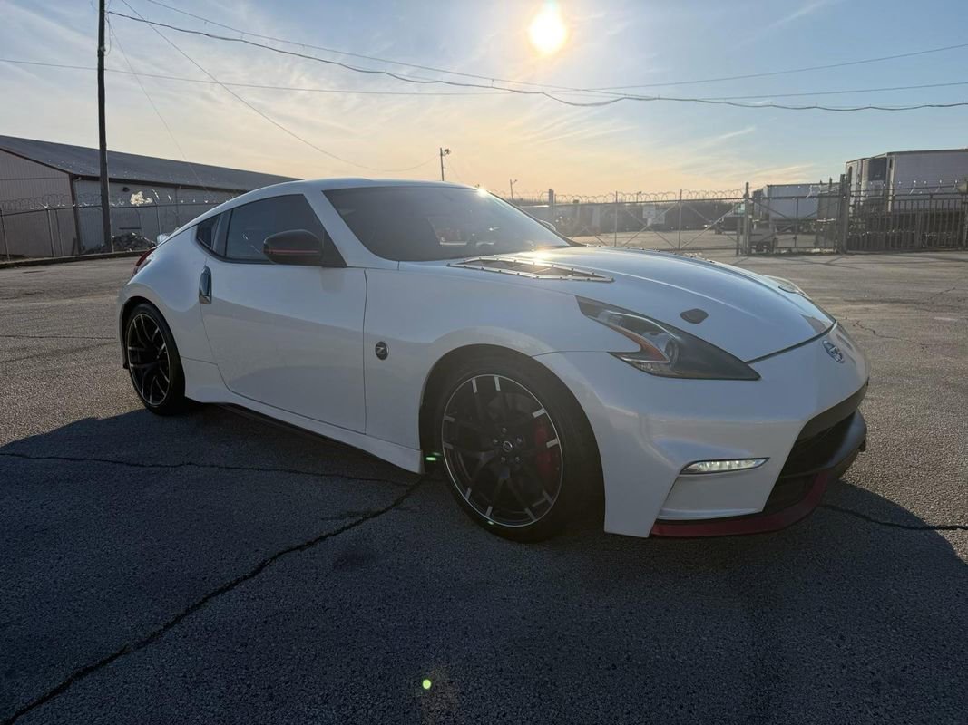 Used 2018 Nissan 370Z NISMO image 7